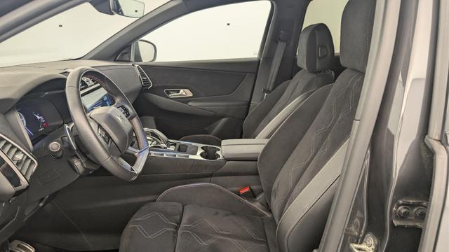 DS Automobiles 7 Hybride Rechargeable E-Tense 300 EAT8 4x4 Performance Line + (Crossback) 