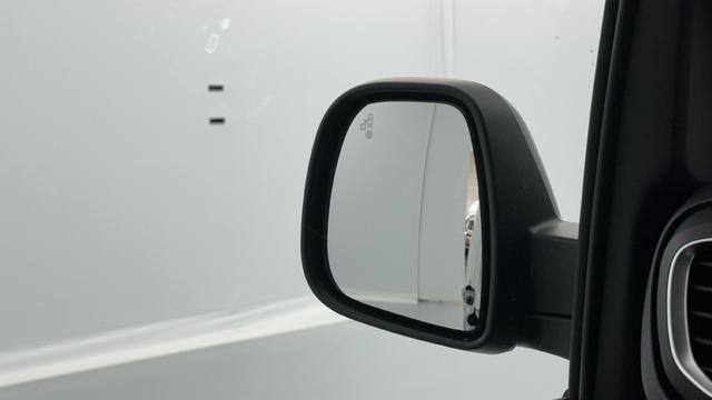 Peugeot Traveller Business 