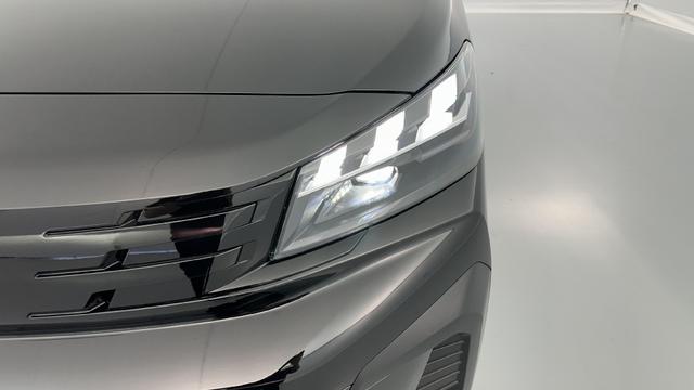 Peugeot Traveller Business 