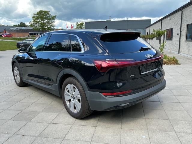 Audi e-tron 