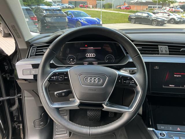 Audi e-tron 
