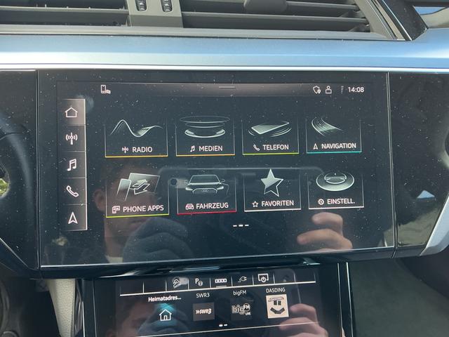 Audi e-tron 