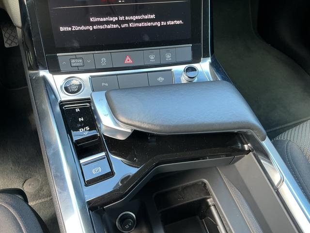 Audi e-tron 