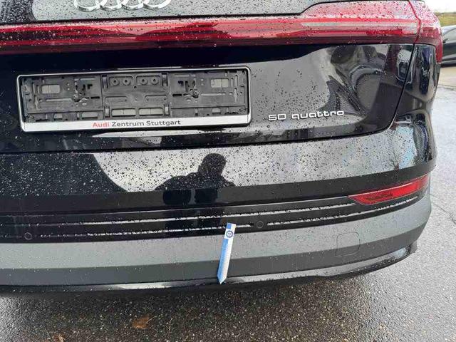 Audi e-tron 