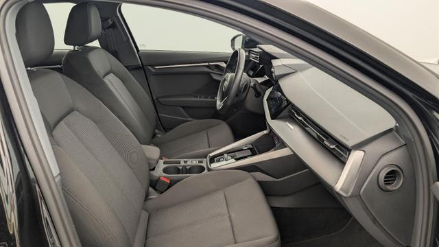 Audi A3 40 TFSIE 204 S TRONIC 6 BUSINESS LINE 