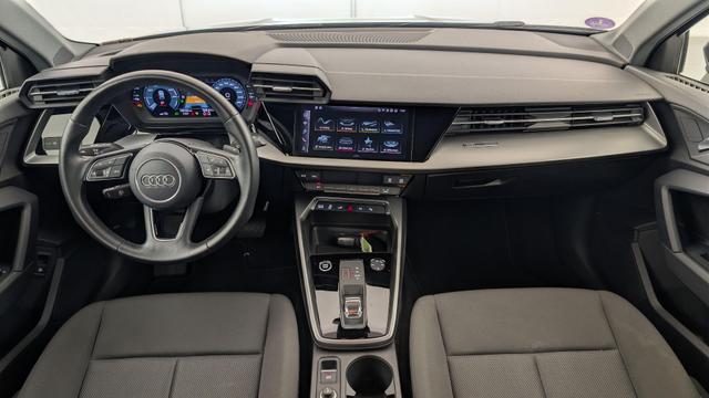 Audi A3 40 TFSIE 204 S TRONIC 6 BUSINESS LINE 