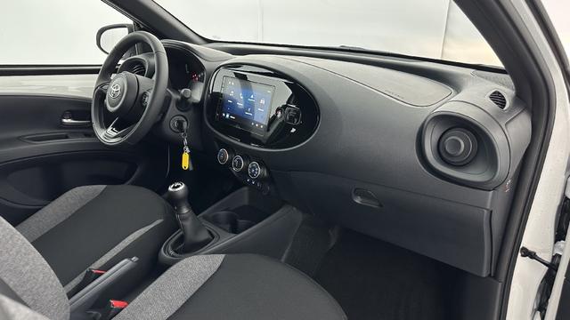 Toyota Aygo Dynamic (X) 
