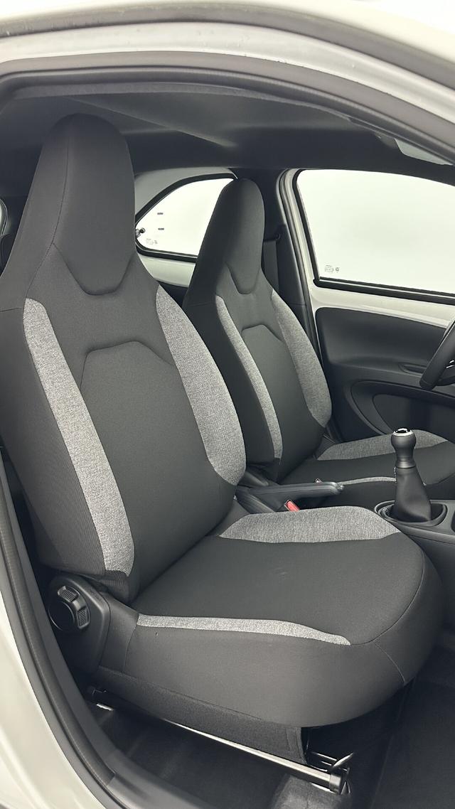 Toyota Aygo Dynamic (X) 