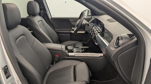 Mercedes-Benz GLB 200 7G-DCT Business Line 