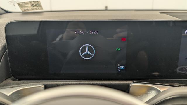 Mercedes-Benz GLB 200 7G-DCT Business Line 