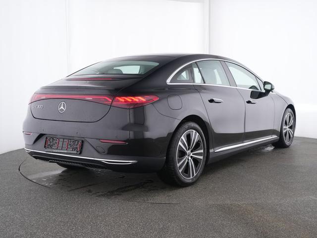 Mercedes-Benz EQE 300 