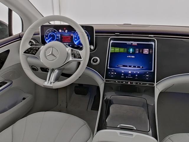 Mercedes-Benz EQE 300 