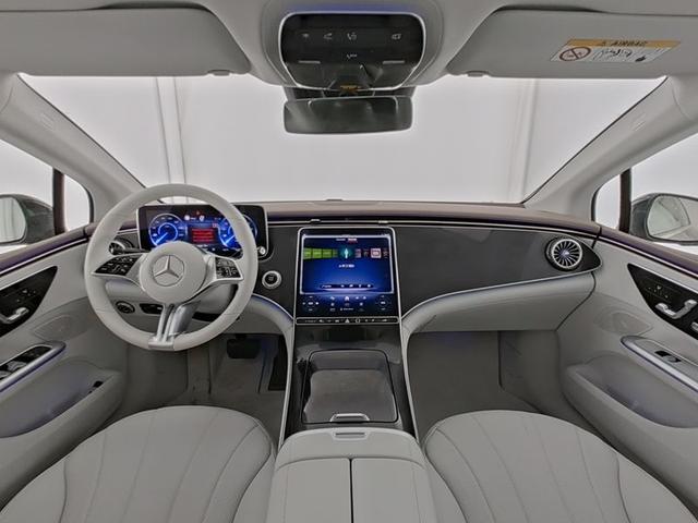 Mercedes-Benz EQE 300 