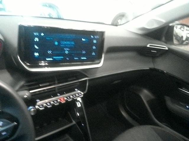 Peugeot e-208 Style 
