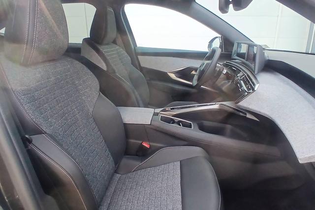Peugeot 3008 Hybrid 145 e-DCS6 Allure 