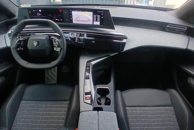 Peugeot 3008 Hybrid 145 e-DCS6 Allure 