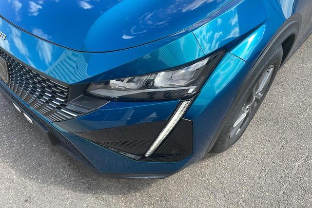 Peugeot 408 Hybrid 145 e-DCS6 Allure 