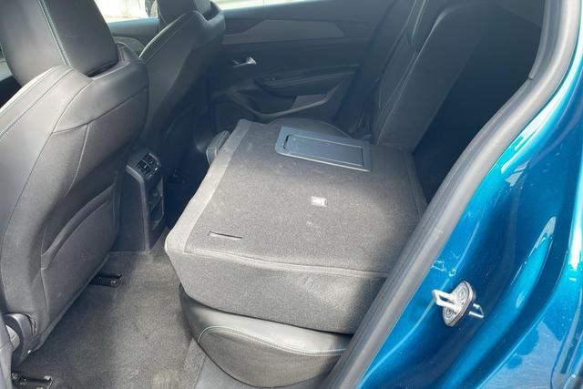 Peugeot 408 Hybrid 145 e-DCS6 Allure 