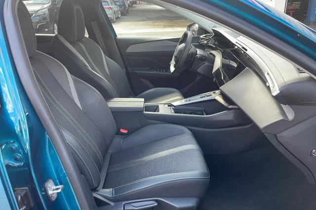 Peugeot 408 Hybrid 145 e-DCS6 Allure 