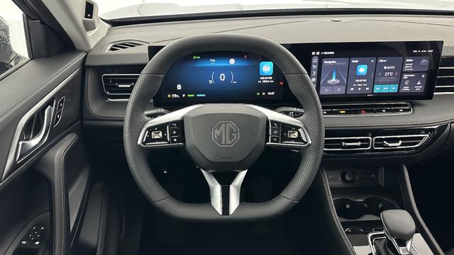 MG EHS Luxury 