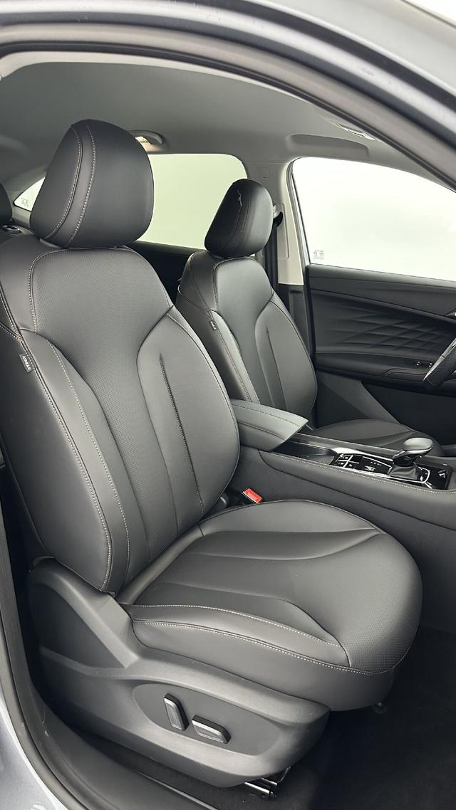MG EHS Luxury 