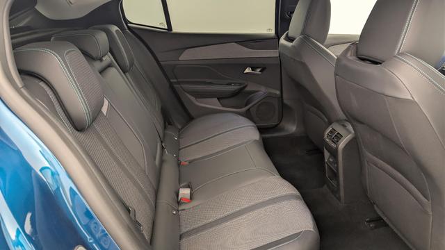 Peugeot 408 Hybrid 145 e-DCS6 Allure 