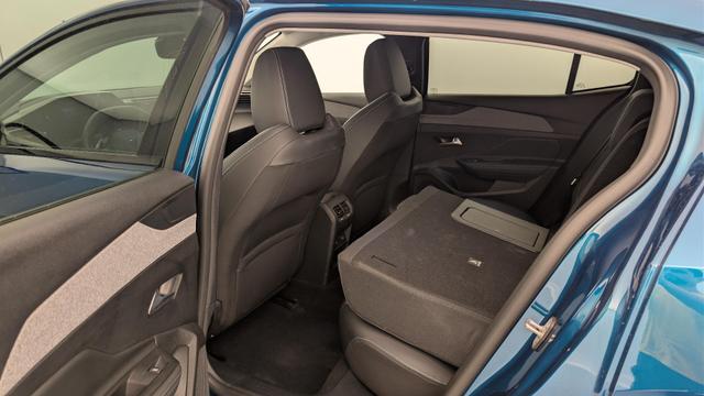 Peugeot 408 Hybrid 145 e-DCS6 Allure 