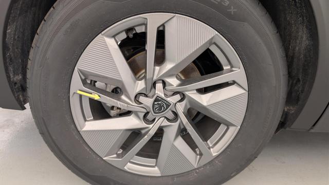 Peugeot 408 Hybrid 145 e-DCS6 Allure 
