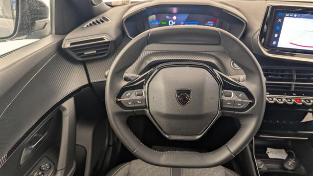 Peugeot 2008 50 kWh 136 ch Allure 