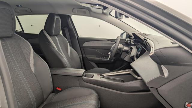 Peugeot 408 Hybrid 145 e-DCS6 Allure 