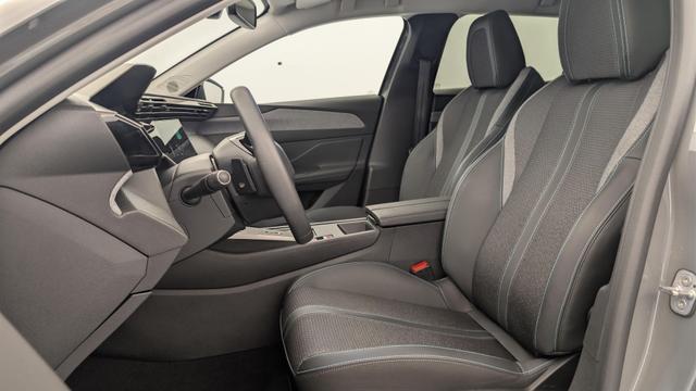 Peugeot 408 Hybrid 145 e-DCS6 Allure 