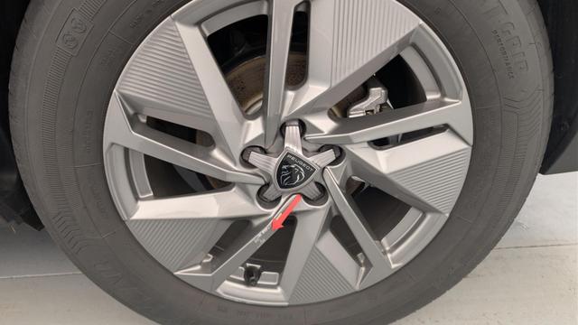 Peugeot 408 Hybrid 145 e-DCS6 Allure 