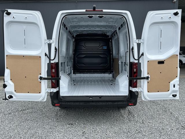 Renault Master Kastenwagen Extra L2H2 