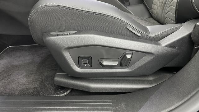 Peugeot 5008 GT III 