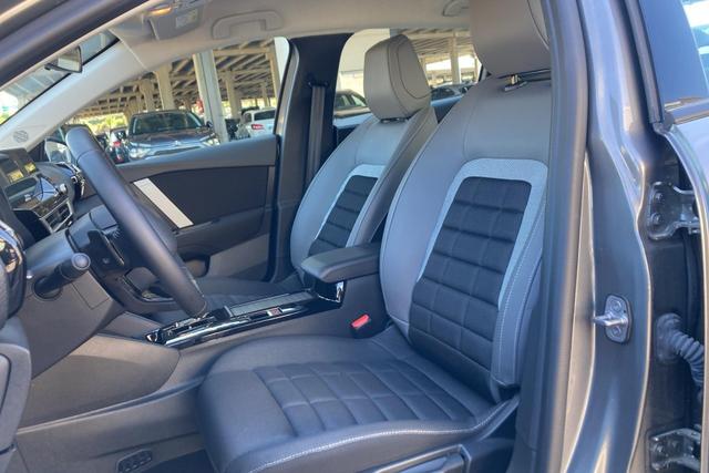 Citro&euml;n C4 Hybride 136 e-DCS6 Plus 