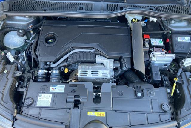 Citro&euml;n C4 Hybride 136 e-DCS6 Plus 