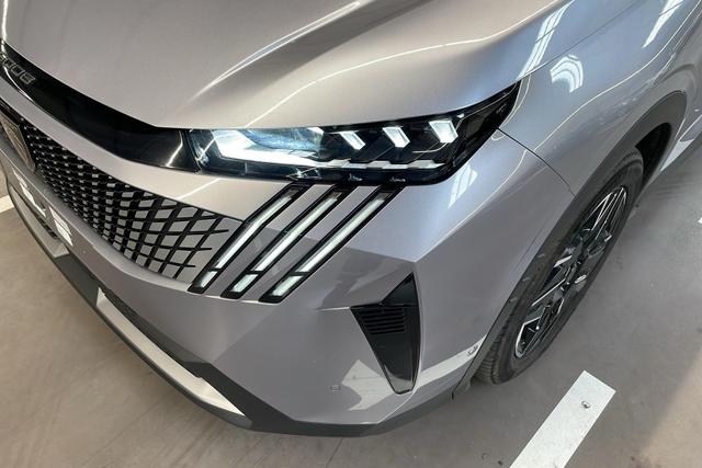 Peugeot 5008 HYBRID 145CH E-DCS6 GT 