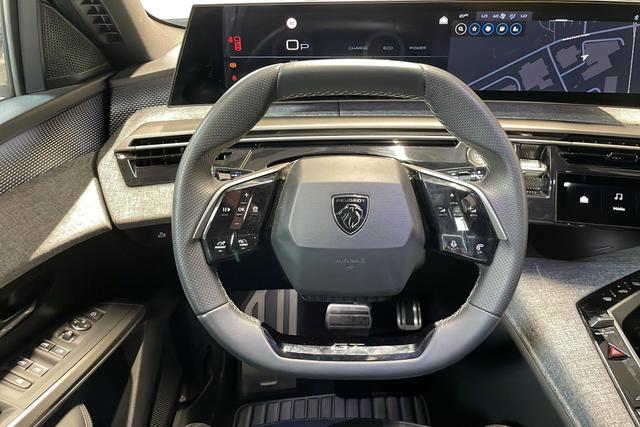 Peugeot 5008 HYBRID 145CH E-DCS6 GT 