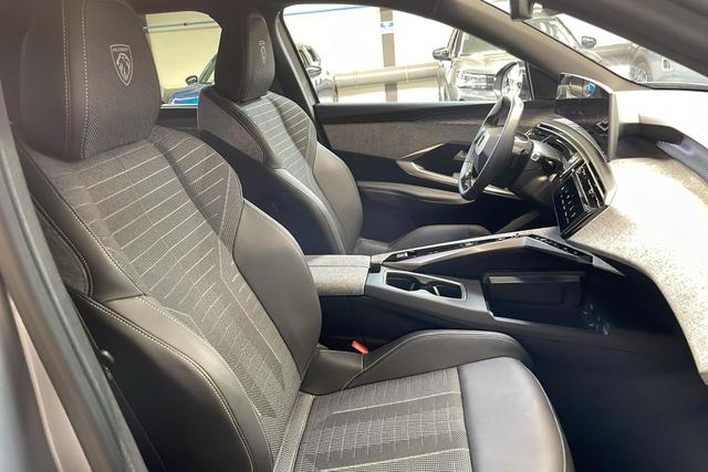 Peugeot 5008 HYBRID 145CH E-DCS6 GT 