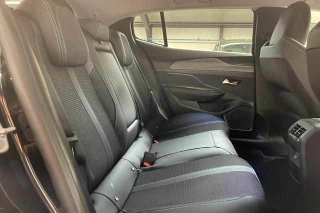 Peugeot 408 Hybrid 145 e-DCS6 Allure 