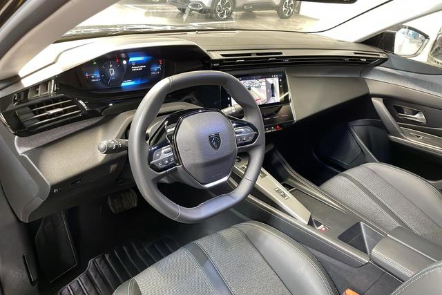 Peugeot 408 Hybrid 145 e-DCS6 Allure 