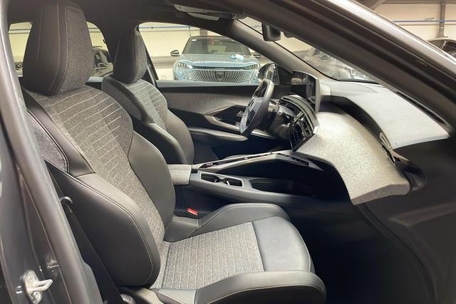 Peugeot 3008 Hybrid 145 e-DCS6 Allure 
