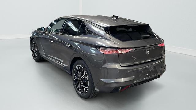 DS Automobiles 4 Hybride 145 e-DCT6 Etoile - Alcantara 