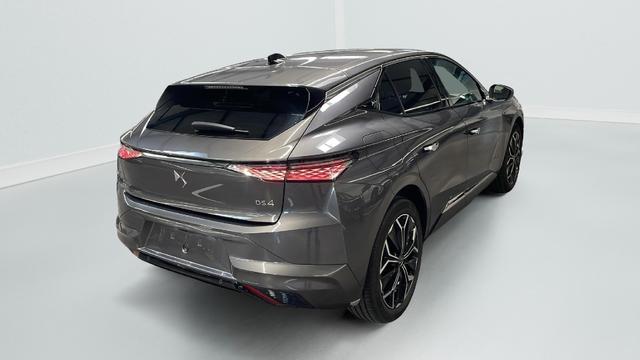 DS Automobiles 4 Hybride 145 e-DCT6 Etoile - Alcantara 