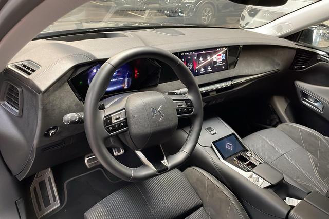 DS Automobiles 4 Hybride 145 e-DCT6 Etoile - Alcantara 