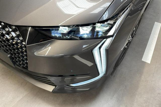 DS Automobiles 4 Hybride 145 e-DCT6 Etoile - Alcantara 
