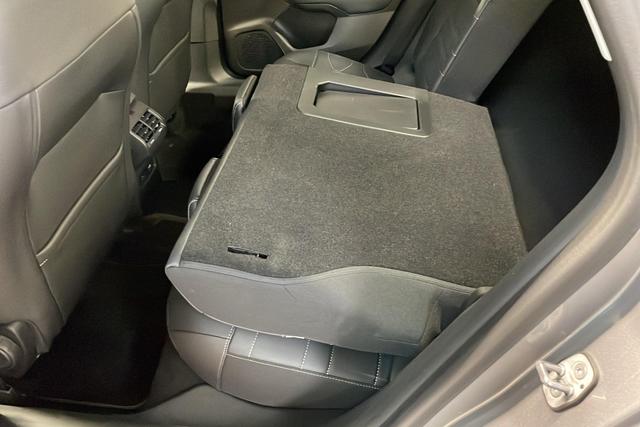Citro&euml;n C4 X 136 CH AUTOMATIQUE FEEL PACK 