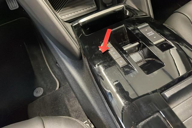 Citro&euml;n C4 X 136 CH AUTOMATIQUE FEEL PACK 