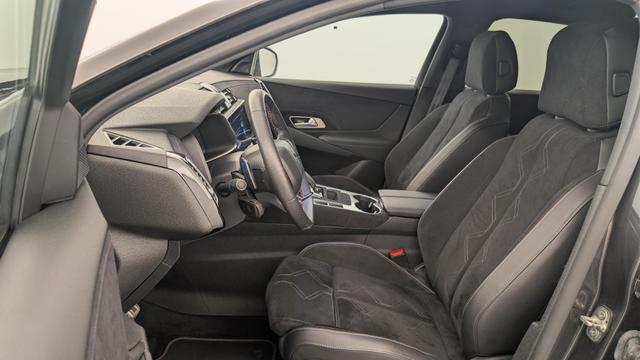 DS Automobiles 7 Hybride Rechargeable E-Tense 300 EAT8 4x4 Performance Line + (Crossback) 
