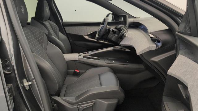 Peugeot 5008 HYBRID 145CH E-DCS6 GT 
